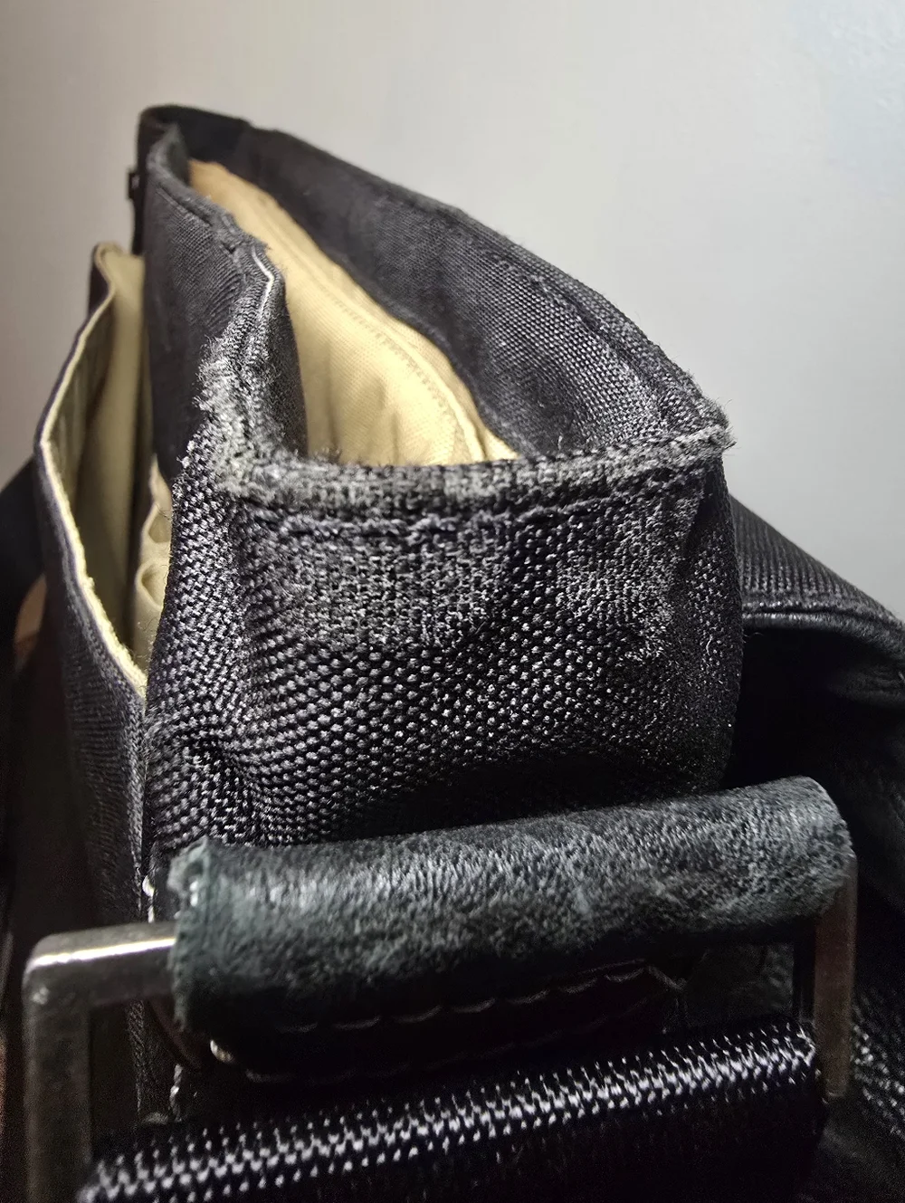 Boconi Tyler Tumbled Slim Black Mail Messenger Bag Leather
